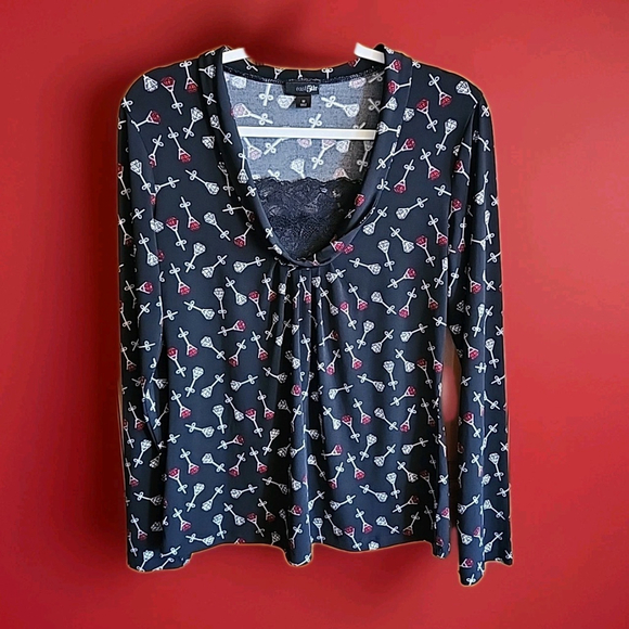 East 5th Tops - East 5th Women's Unique Black Long Sleeve Blouse Earring Print Size M